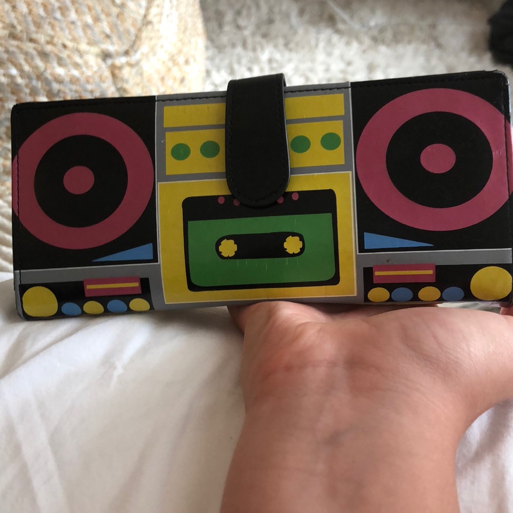 adorable radio wallet